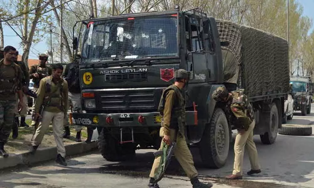 Traffic cop among 14 injured in grenade attack in south Kashmir