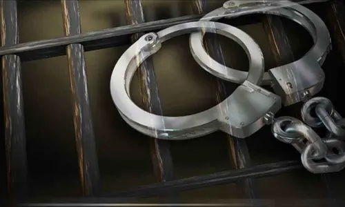 Hyderabad police arrest six for pelting stones at TSRTC bus