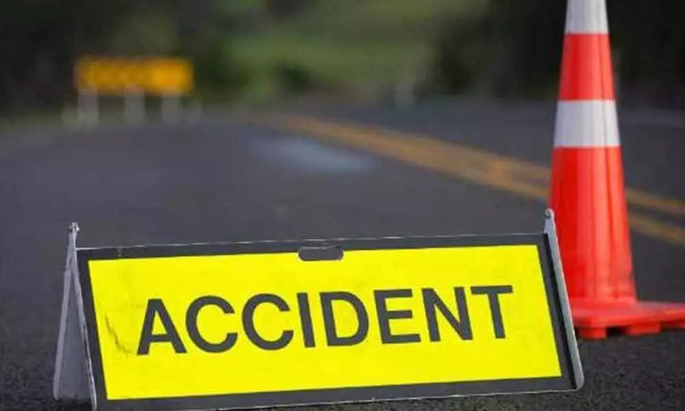 Two killed in a road mishap at Vizianagaram