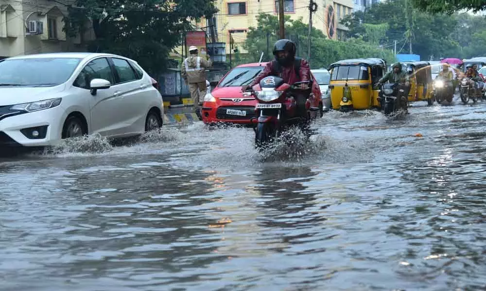Sudden rains lash Hyderabad city