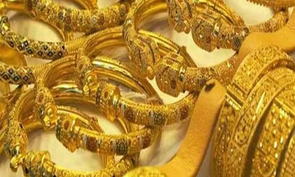 Gold prices remain upbeat