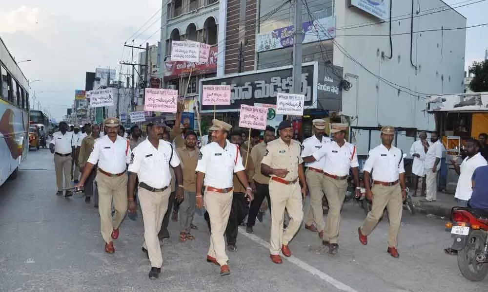 Traffic police take up Keep Left drive in Ongole