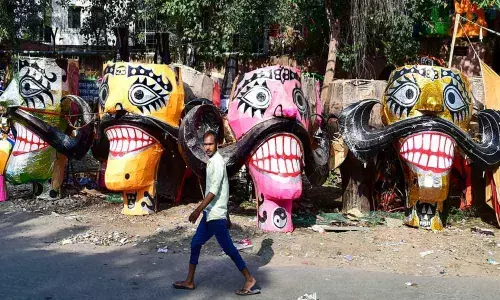 Effigy market: Alls not well in the land of Ravana