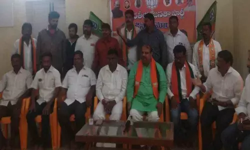 Kisan Morcha stir at Collectorates on Oct 10 in Kakinada