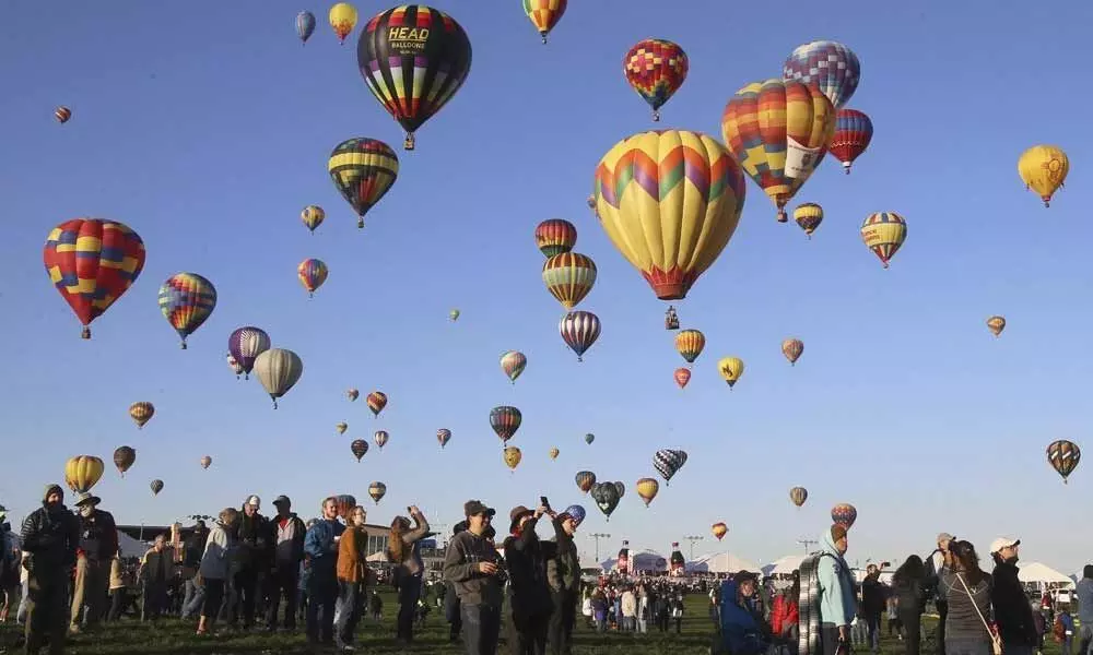 Albuquerque: Hot air balloons decorate the skyline on 2nd day of annual fiesta