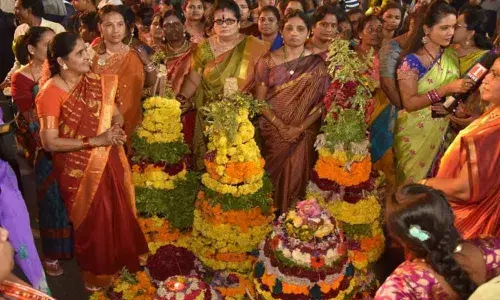 Floral festival concludes