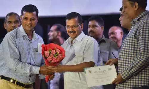 Help accident victims and take them to hospitals: Kejri to people