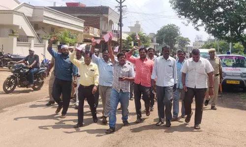 TSRTC workers take out protest rally