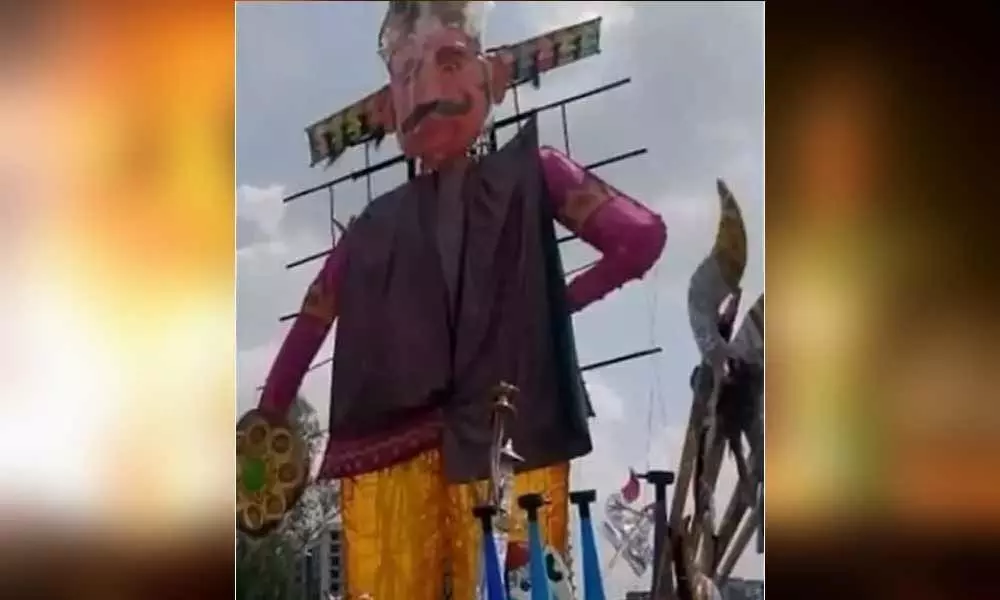 Dussehra Special: Ravana Is Decked up In Raincoat in The Wake of Rains