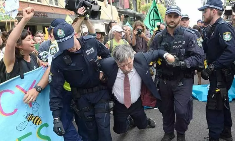 Australia: Police arrests over 100 climate protesters