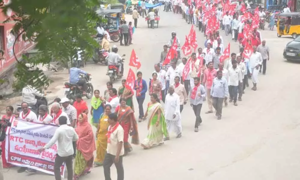 Khammam: CPM conducts rallies in support of RTC strike