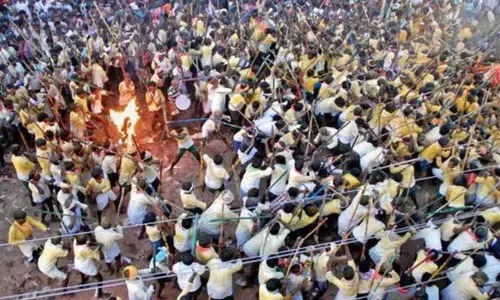 Violence At Bunny Festival In Kurnool: 60 Injured And 4 Critical