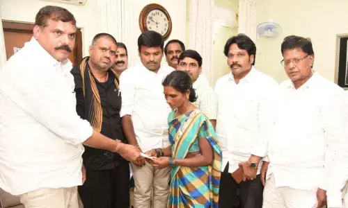 Visakhapatnam: Botcha assures all steps to overcome sand crisis