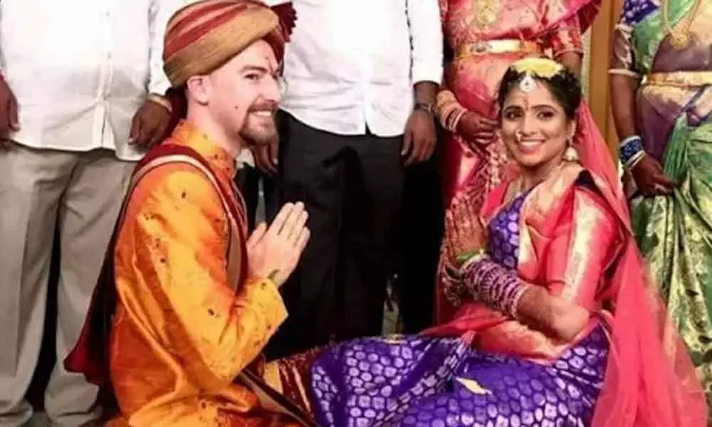 Andhra Bride And American Groom Tie knot according to Hindu Traditions