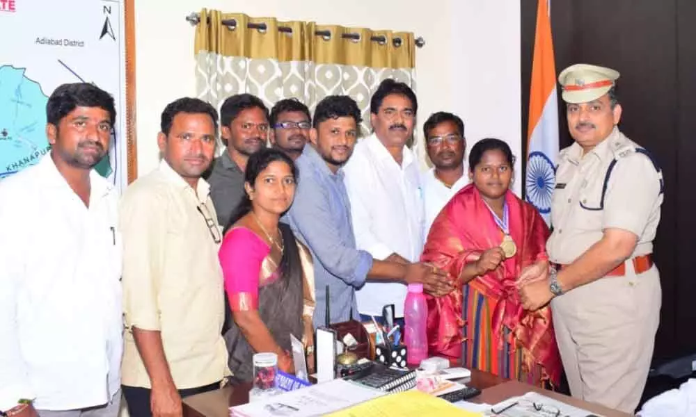 Nirmal SP felicitates boxer Padma