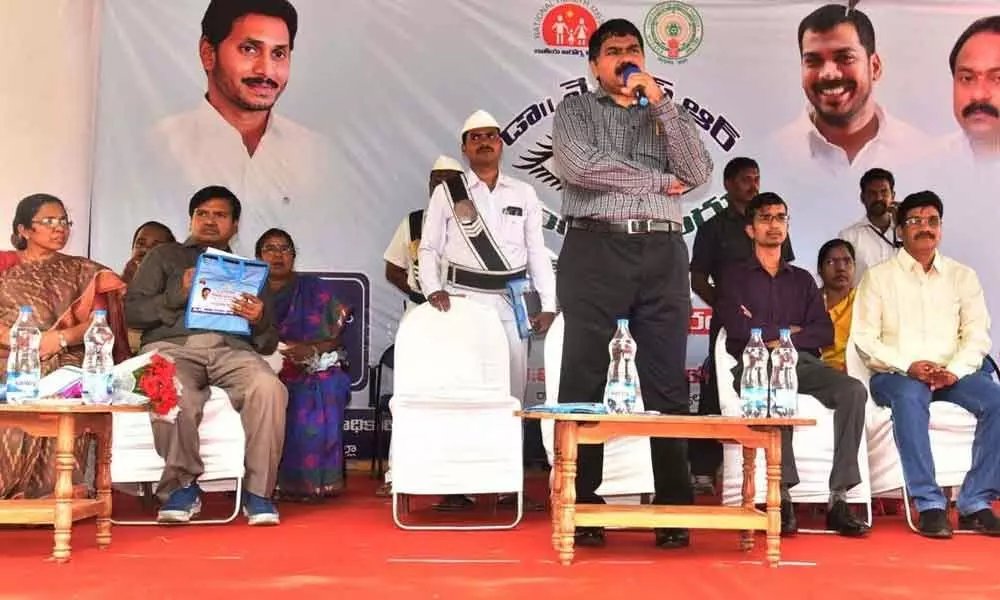4 lakh students will be covered under Kanti Velugu in Nellore: Collector