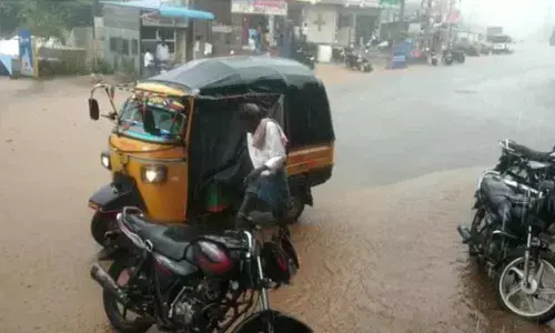 Nagarkurnool: Heavy rains lash Kalwakurthy, farmers worried about their crops