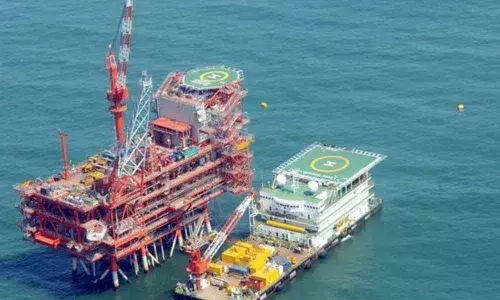 Reliance puts off gas bid on bidders request