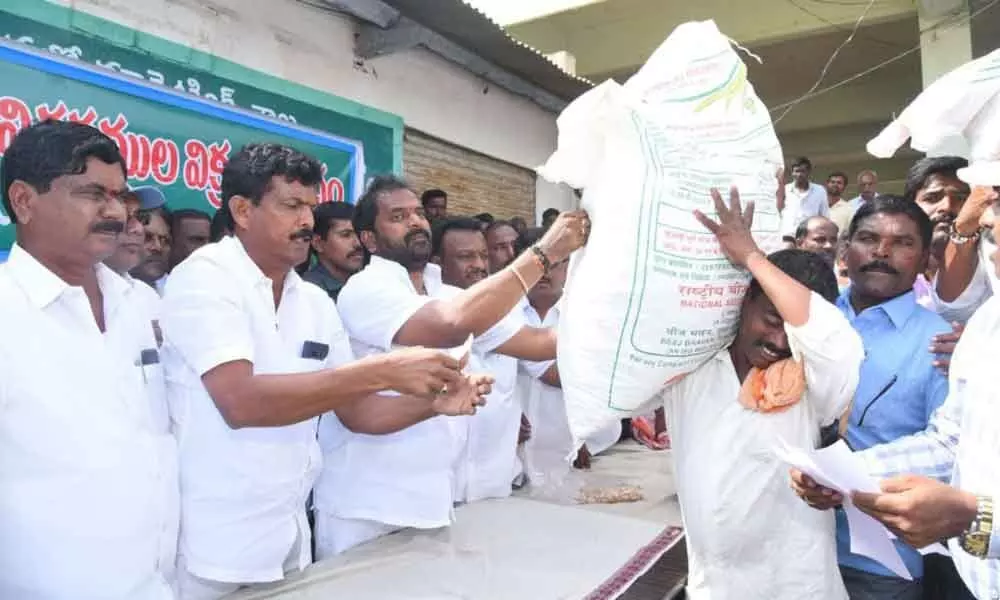 Markfed seed distribution centre inaugurated in Mahbubnagar