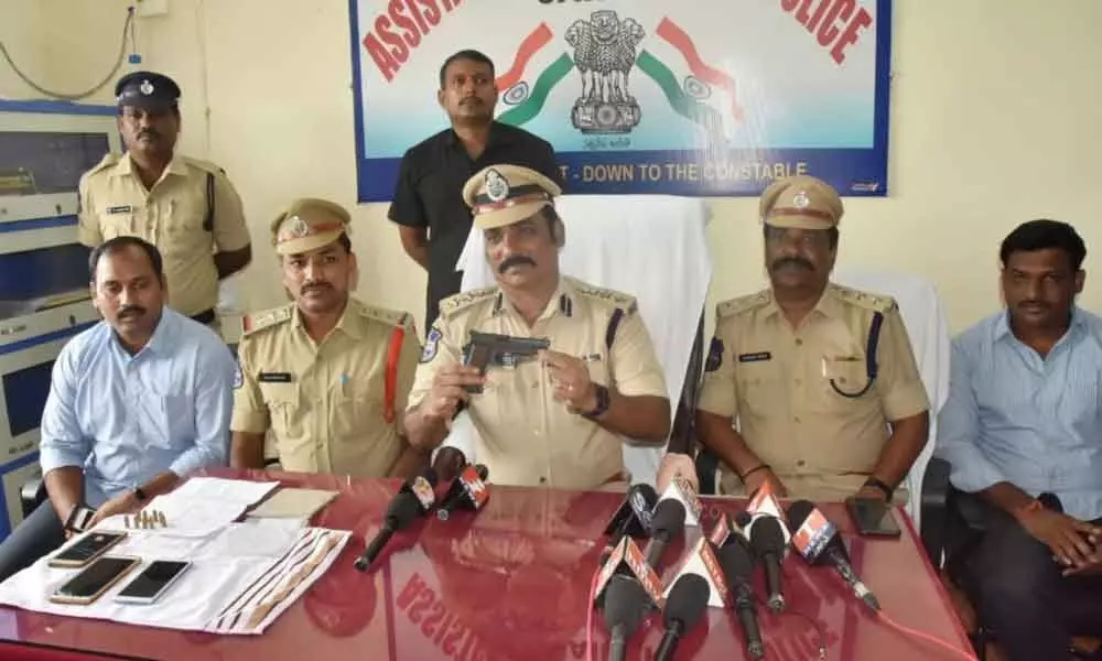 3 fake Maoists held in Mancherial