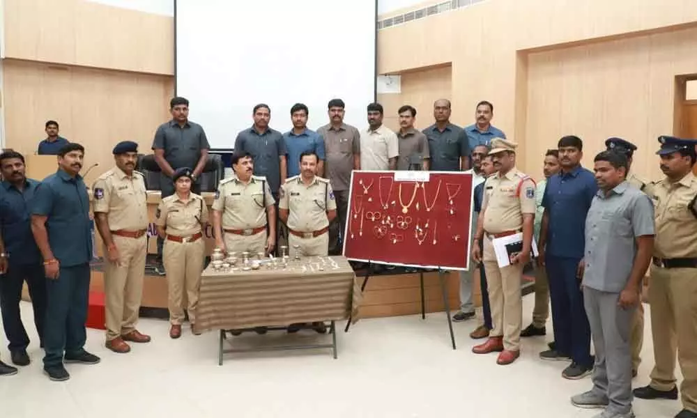 Interstate house burglary gang held; Cops recover Rs 35 lakh worth property