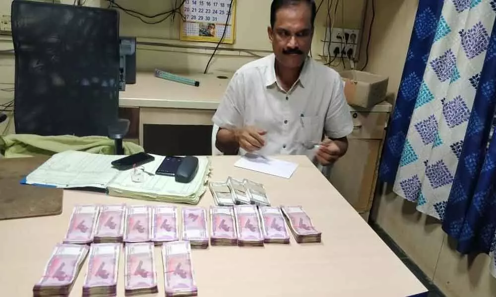 ACB opens bank lockers of tahsildar, finds documents worth 2 crore in Kurnool