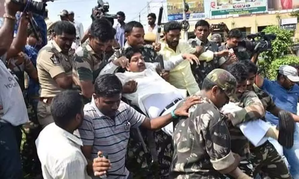 Police foil Ravindras bid to stage hunger stir over sand  in Vijayawada