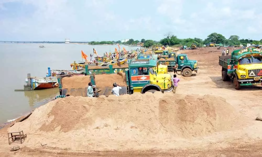 Sand scene turns more chaotic in Rajamahendravaram