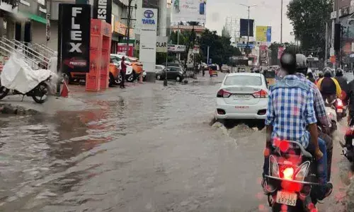 Heavy rains spark traffic snarls