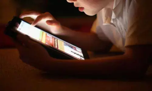 E-gadgets linked to myopia in children