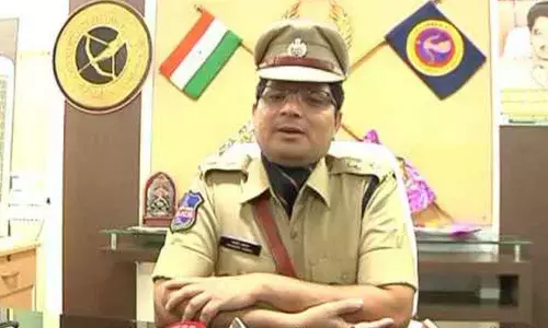 CP Tafseer Iqbal inspects RTC buses in Khammam