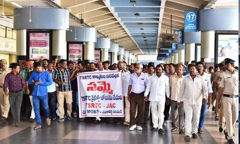 Telangana: TSRTC JAC calls for state-wide bandh on Oct 19
