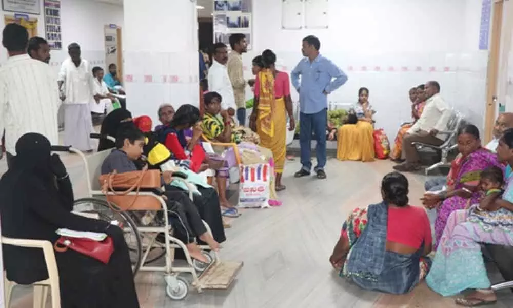Mahbubnagar: SVS Medical College conducts medical camp for Arthritis patients