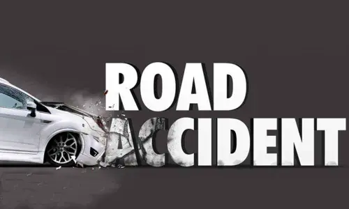 1 killed, 4 injured after car overturns in Hyderabad 1 killed, 4 injured after car overturns in Hyderabad