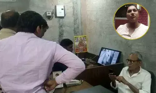 Snatchers target PMs niece, flee with Rs 50k, phones