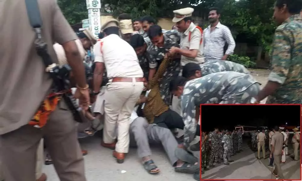 Police arrested JAC leaders during the bandh in Kothagudem