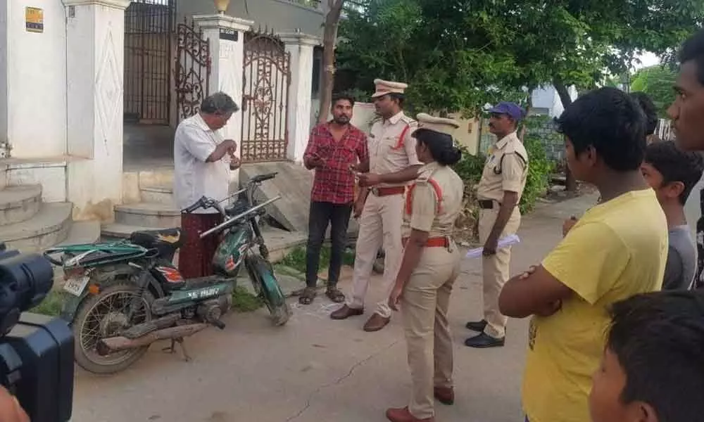 Police conduct cordon & search, seize vehicles in Ongole