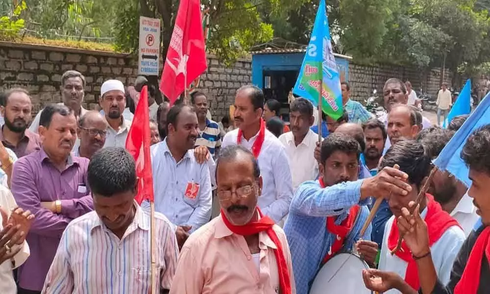 Concede just demands of TSRTC employees: CPI