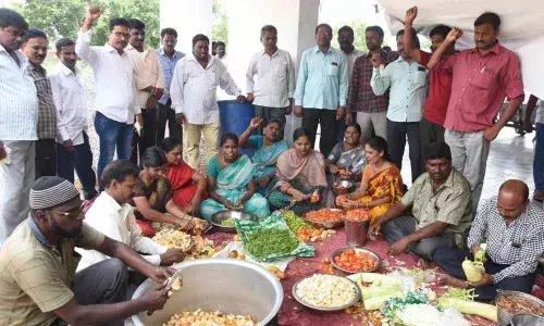 Iconic mode of struggle for Telangana : Vanta Vaarpu