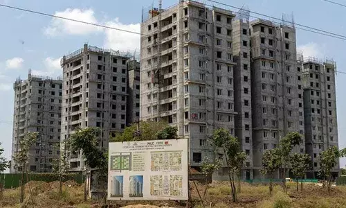 Migrant workers leave capital Amaravati in droves