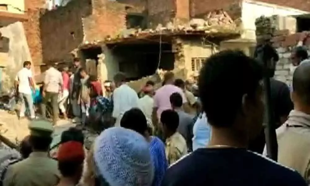 Cylinder blast leads to Building collapse in UPs Mau: 10 dead