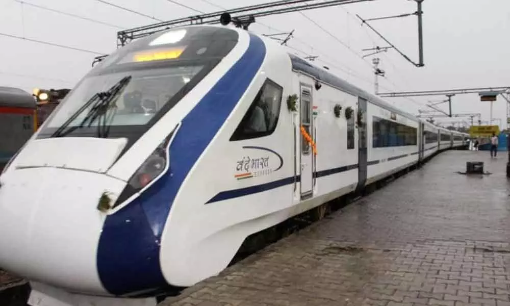 Passengers stranded as there is no AC in Vande Bharat Express