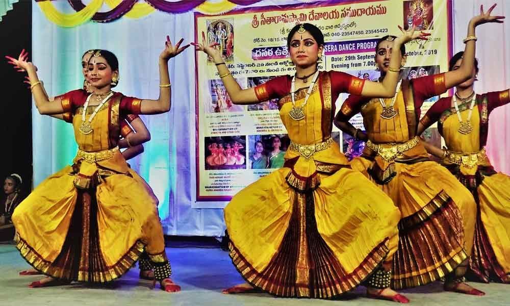 Dancing Dolls-Bharathanatyam Gopika Krishna Pose