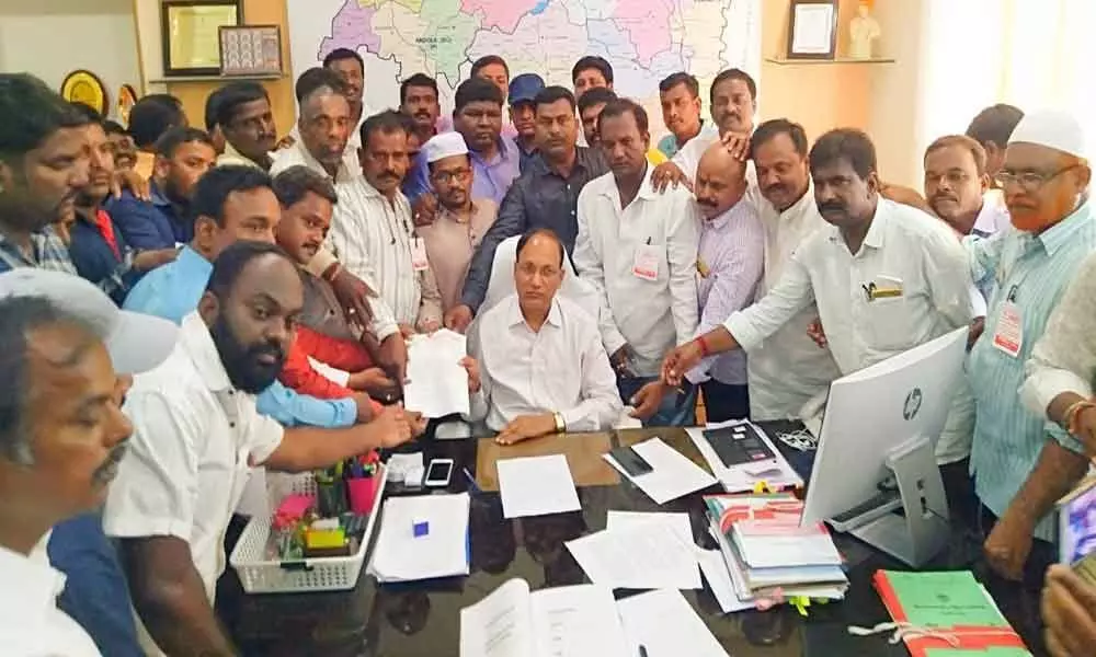 Journalists submit wish list to Collector Dharma Reddy