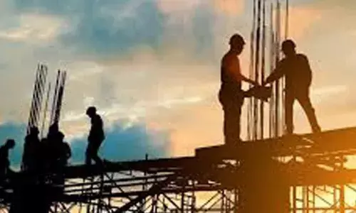 Migrant workers are Leaving Amaravati Due To Recession In Construction Field