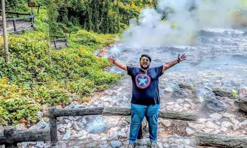 Globetrotter Nivedith Gajapathy aka Macro traveller fascinates the Bollywood industry