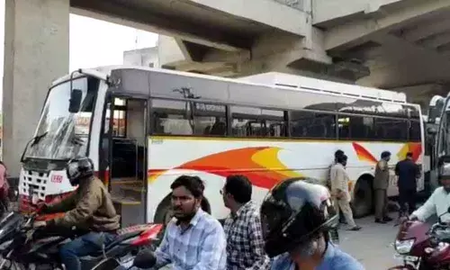 Hyderabad: RTC strikers unrelenting as government refuses to budge