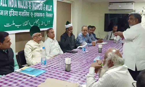 Majlis party supports TSRTC employees strike