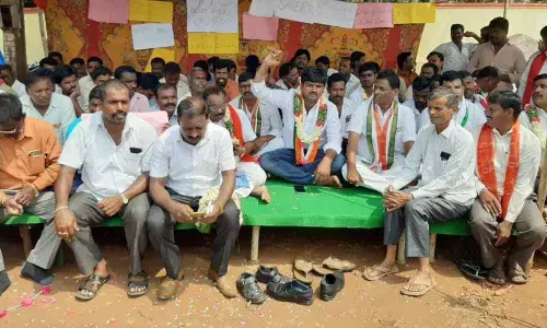 Congress leader demands job security for RTC staff