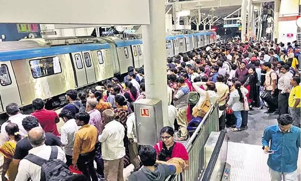 Hyderabad Metro Creates A record of Commuting 3.80 Lakh Passengers